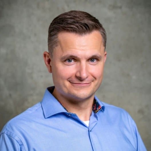 Lekarz ortopeda CRS Clinic Warszawa Mateusz Przybycień